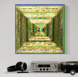 Uday Mastenbroek creëert kleurrijke, abstracte kunstwerken opgebouwd uit repen behang die hij met de hand beschildert en laag voor laag samenbrengt. Het resultaat is een krachtig driedimensionaal spel van kleur, licht en structuur dat verandert bij elke blik of lichtval — moderne kunst die blijft verrassen en bewegen.